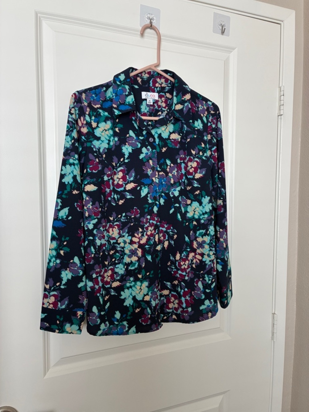 d&Co Navy Floral Button-Up Shirt . Size SX